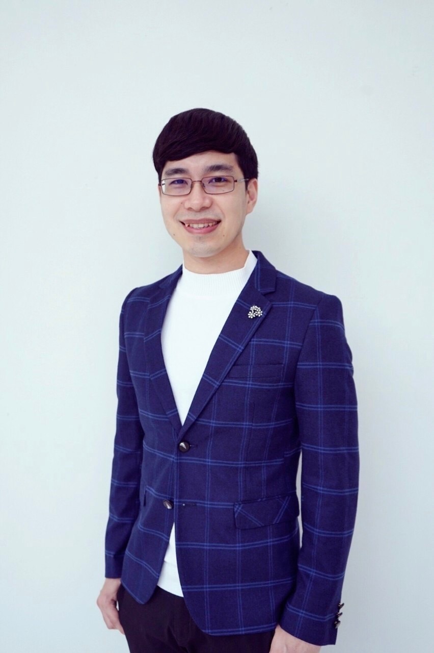 4. ผศ.อรรควิช จารึกจารีต