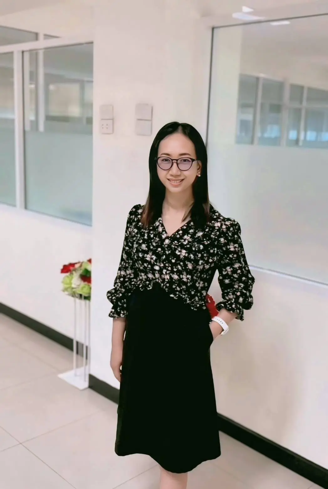 นางรุ่งนภาพร ภูธรธราช