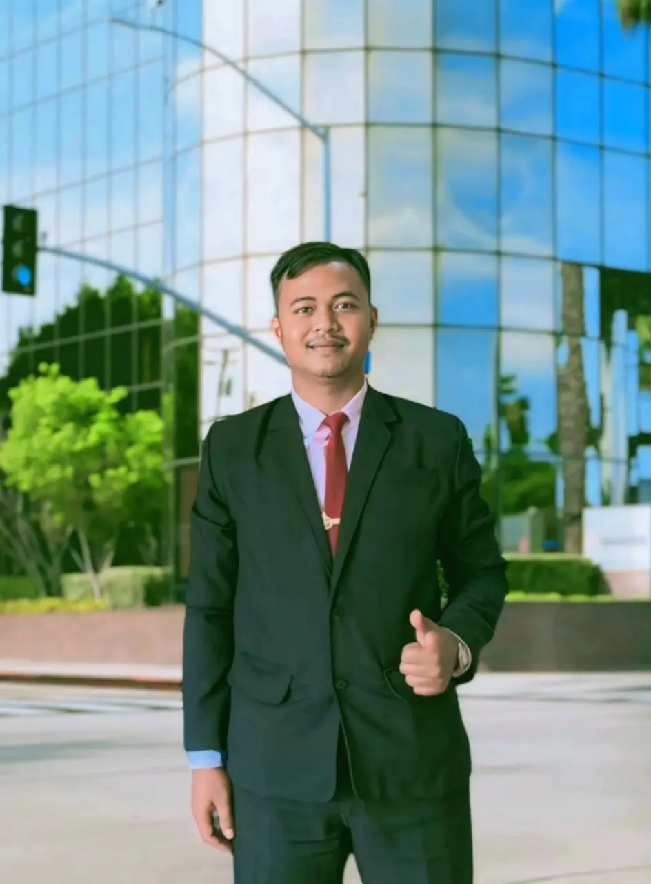 นายรณกร เสาทอง