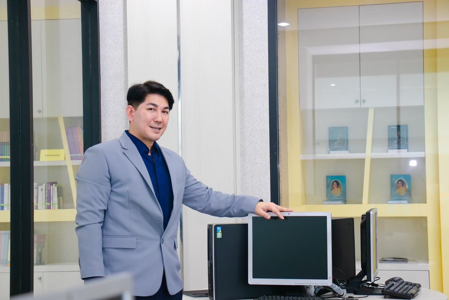 อาจารย์ ดร.ชัยมงคล โฆษิตสุริยะพันธุ์