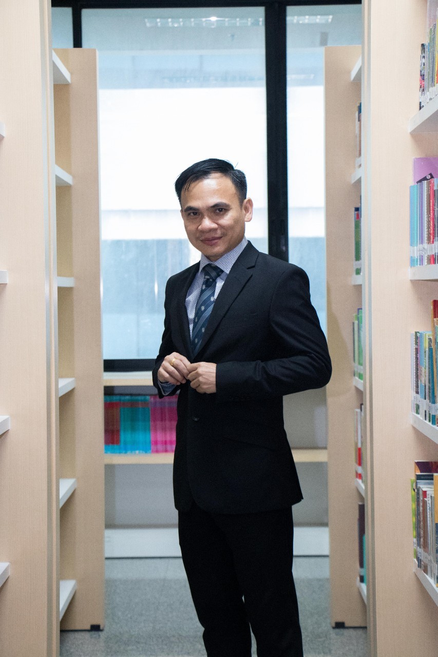 อาจารย์กรด สองเมือง (หัวหน้าสาขาวิชาการบัญชี)