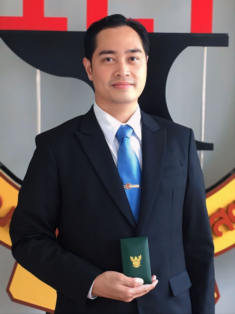 อาจารย์จอมภพ ละออ