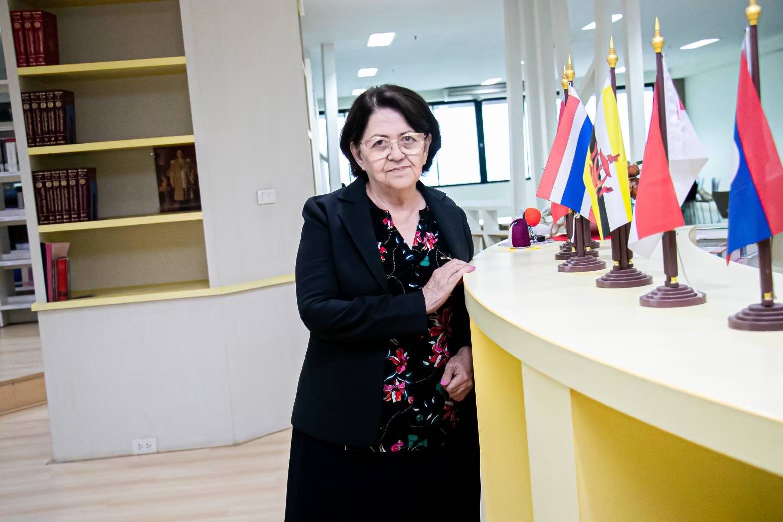 อาจารย์นันทวัน สว่างแจ้ง