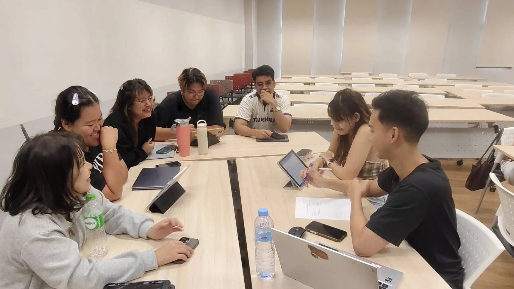 558963026_1301181045140205_7946984295712968407_n