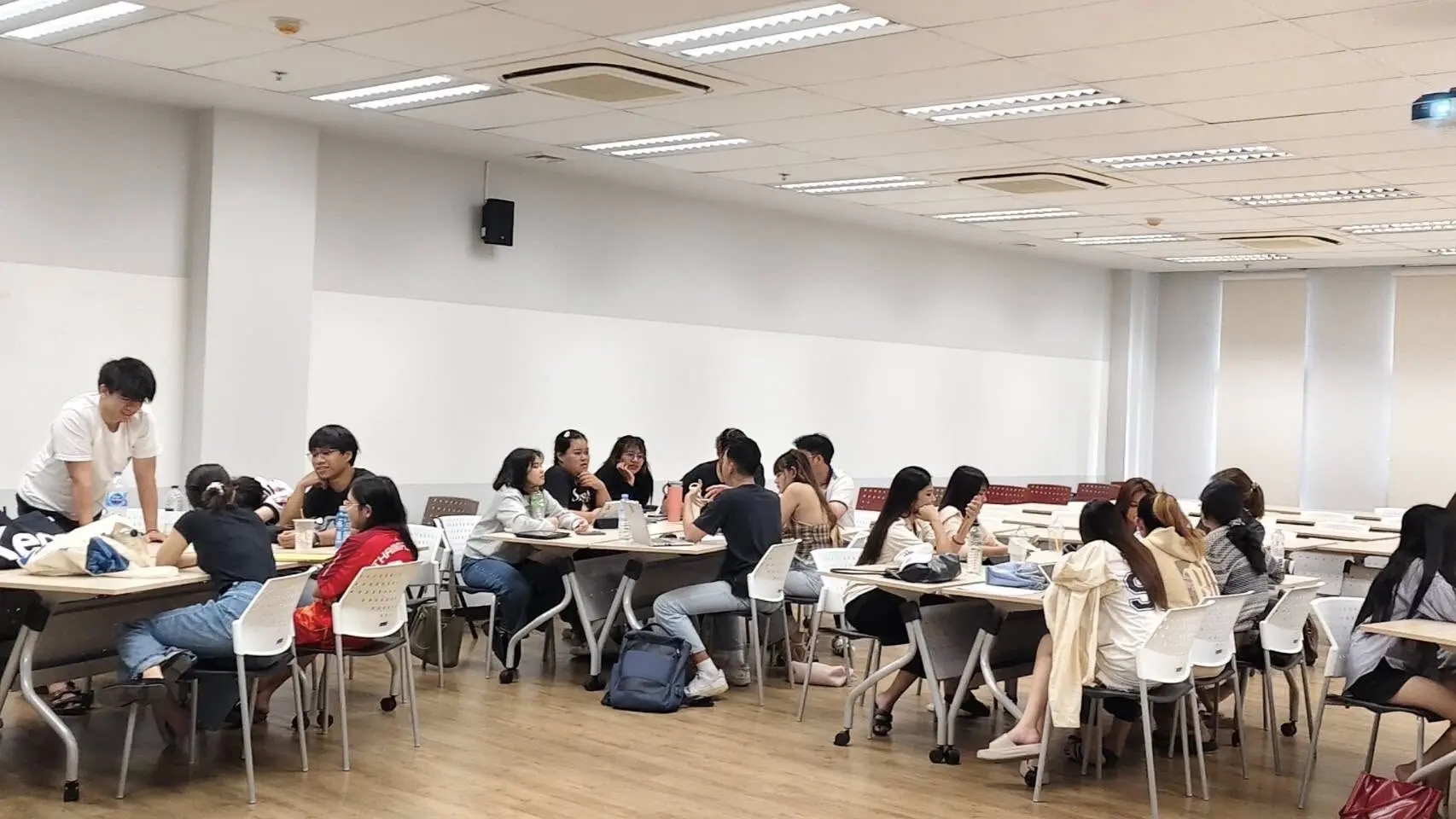 560203717_1301181648473478_3005491466030631835_n