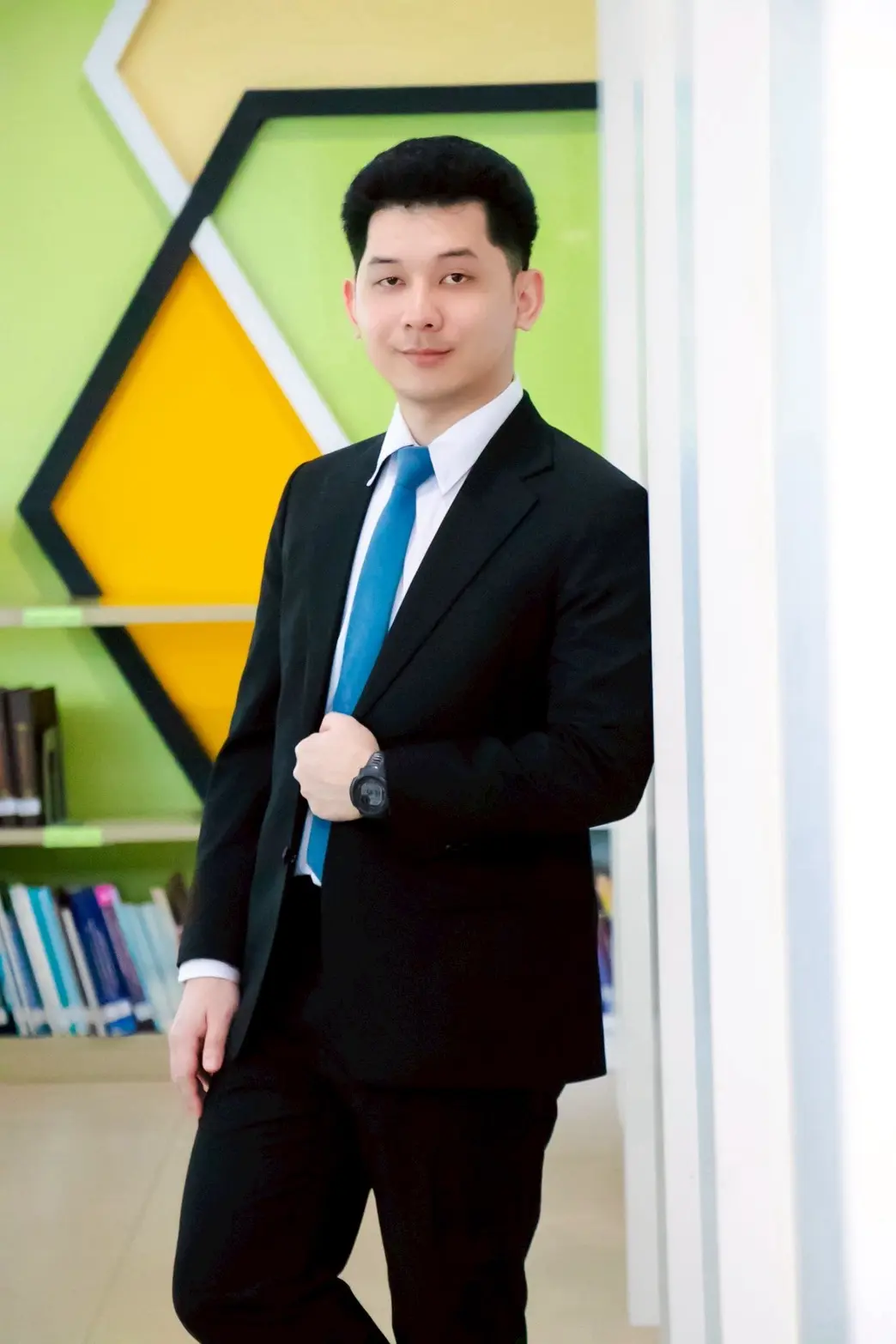 อาจารย์ว่าที่ร้อยตรีกฤษฎา นิลคำวงศ์