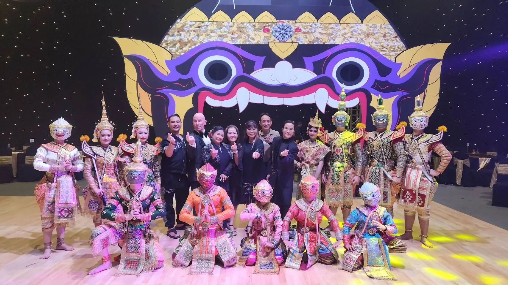 2362250 Team Show Dance KBU