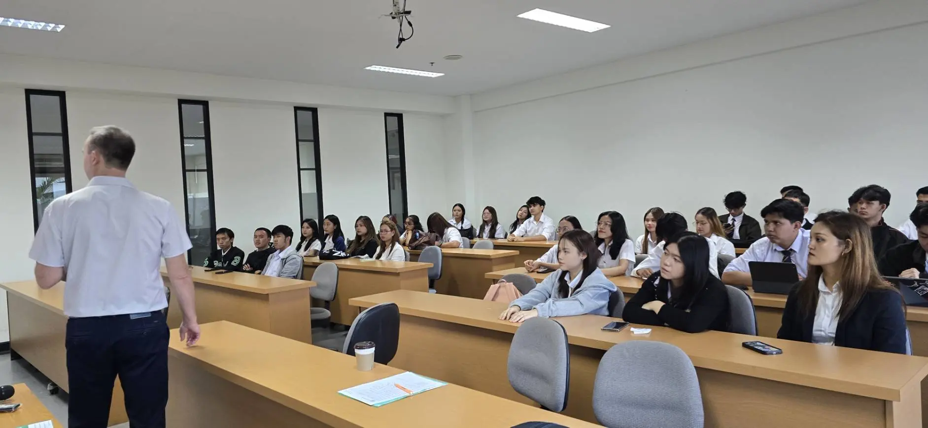 90940_0 International Program KBU